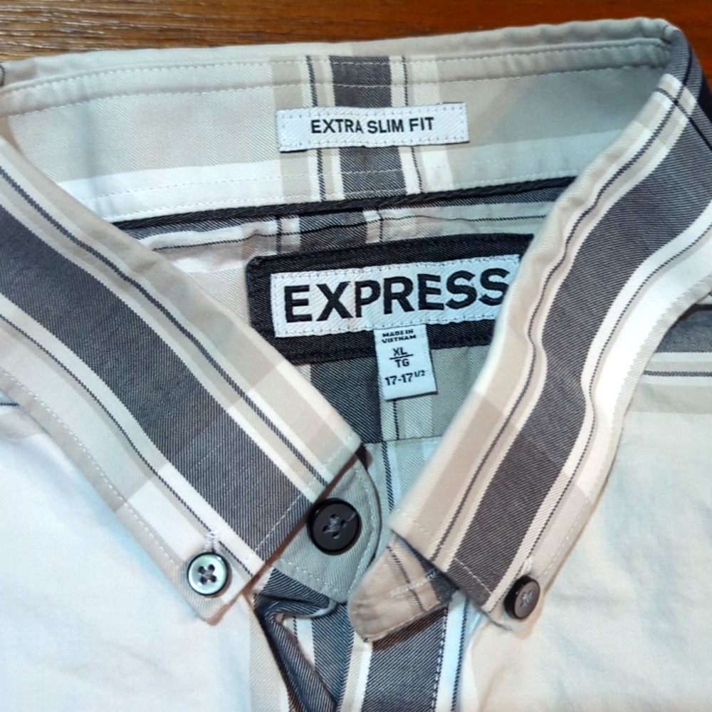 Express button up - Picture 2 of 3